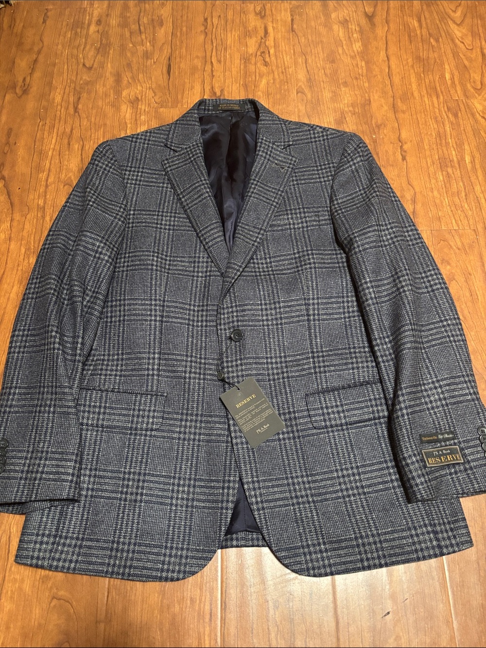 Jos. A Bank Reserve Glen Check Plaid DV Blazer